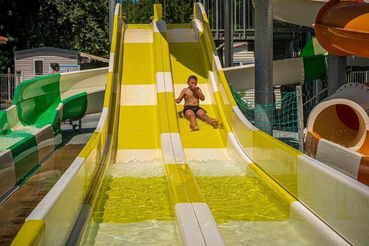 Camping 4 Etoiles - Parc Aquatique - Eei0Fi Saint-Georges-d'Oleron Esterno foto