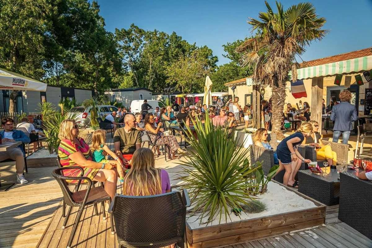 Camping 4 Etoiles - Parc Aquatique - Eei0Fi Saint-Georges-d'Oleron Esterno foto