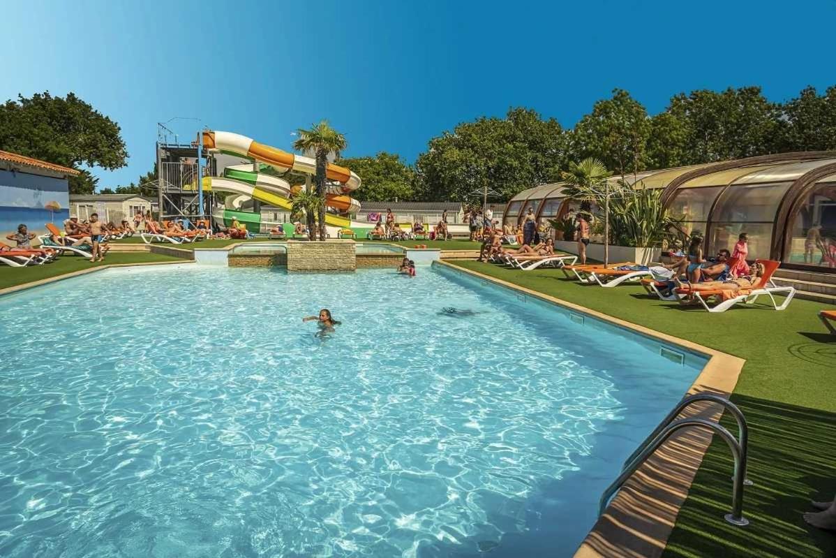 Camping 4 Etoiles - Parc Aquatique - Eei0Fi Saint-Georges-d'Oleron Esterno foto